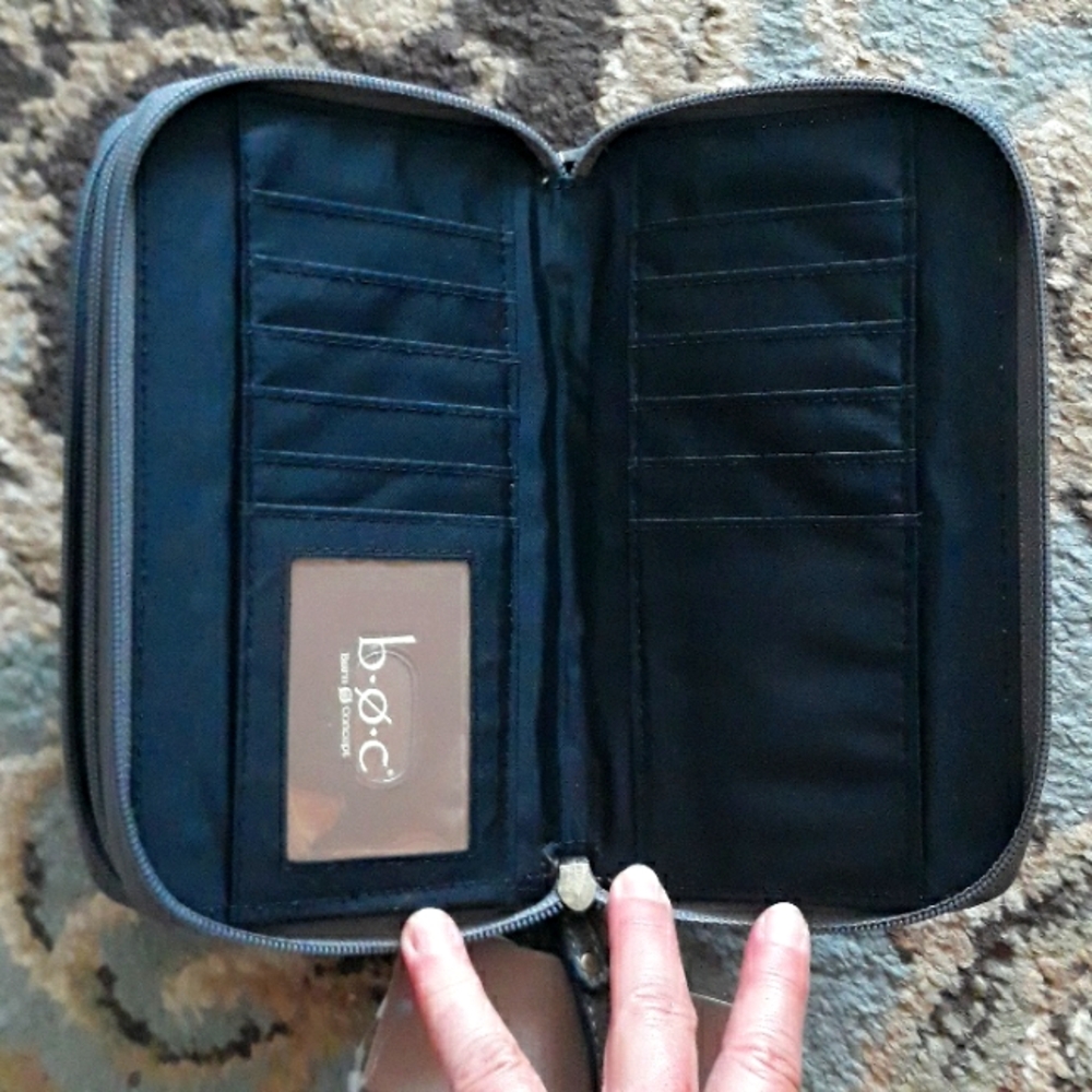 *Host Pick*b.o.c pretty wristlet - Picture 7 of 16
